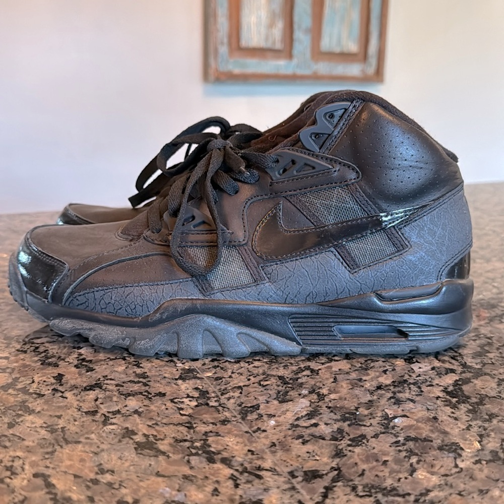 Nike Men's air trainer SC Black 585125 EUC 10.5 Sneakers 2012